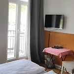 Zur Faehre Szálloda *