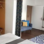 Zur Faehre Szálloda