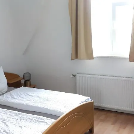 Zur Faehre Hotel