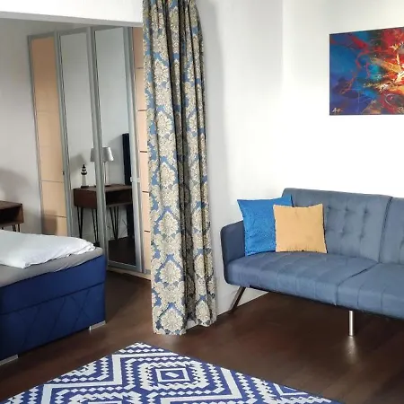 Zur Faehre Hotel *