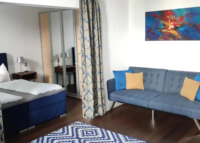 Zur Faehre Hotel *